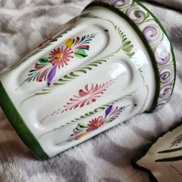 Wall hung ceramic soap sopa dish and flower pot vase hand painted - Picture 5 of 6